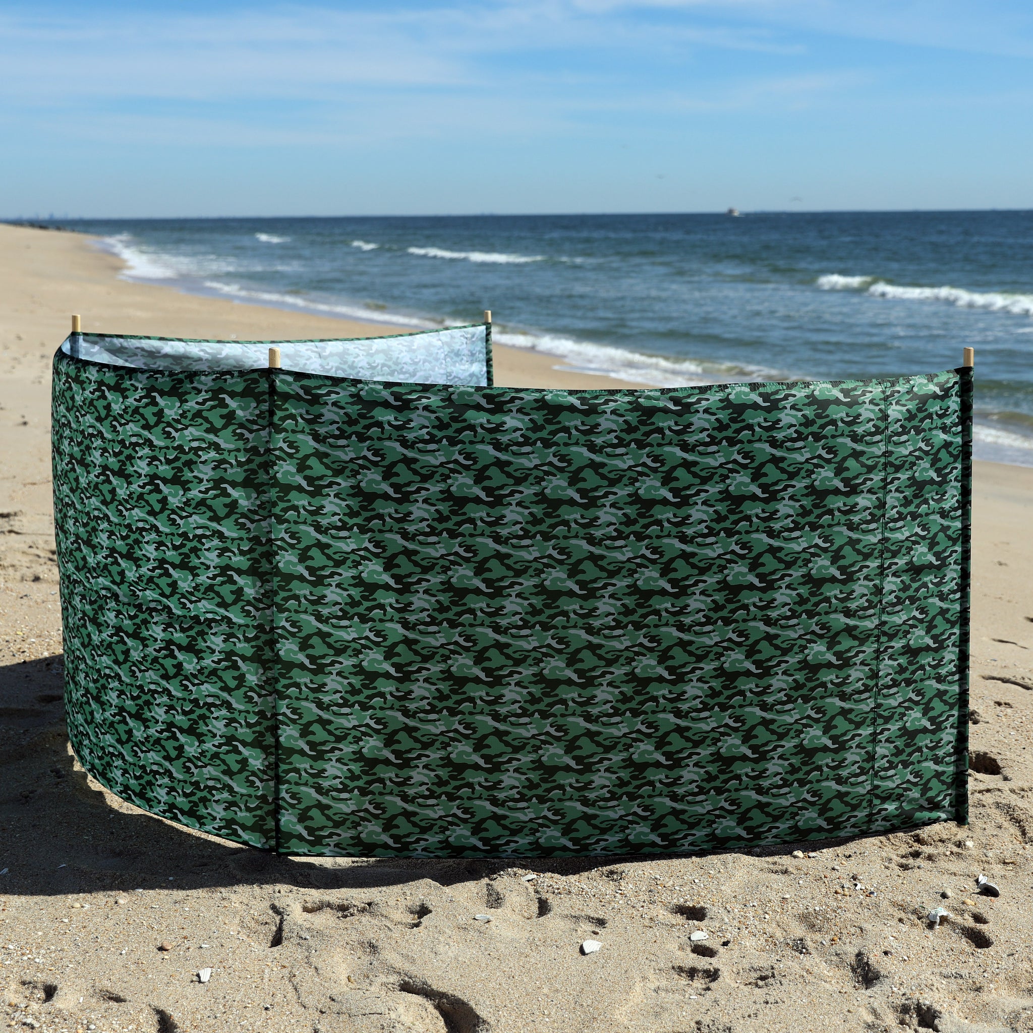 Forest Camo Elite Beach Recycled Polyester Rip-Stop Extra Tall 42" Lightweight Windscreen, Privacy Screen, Wind Blocker, Free Matching Shoulder Bag (NEW MAHOGANY WOOD POLES)